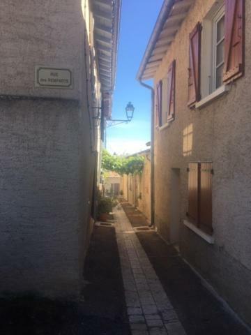 La Maison Des Remparts Лектур Экстерьер фото